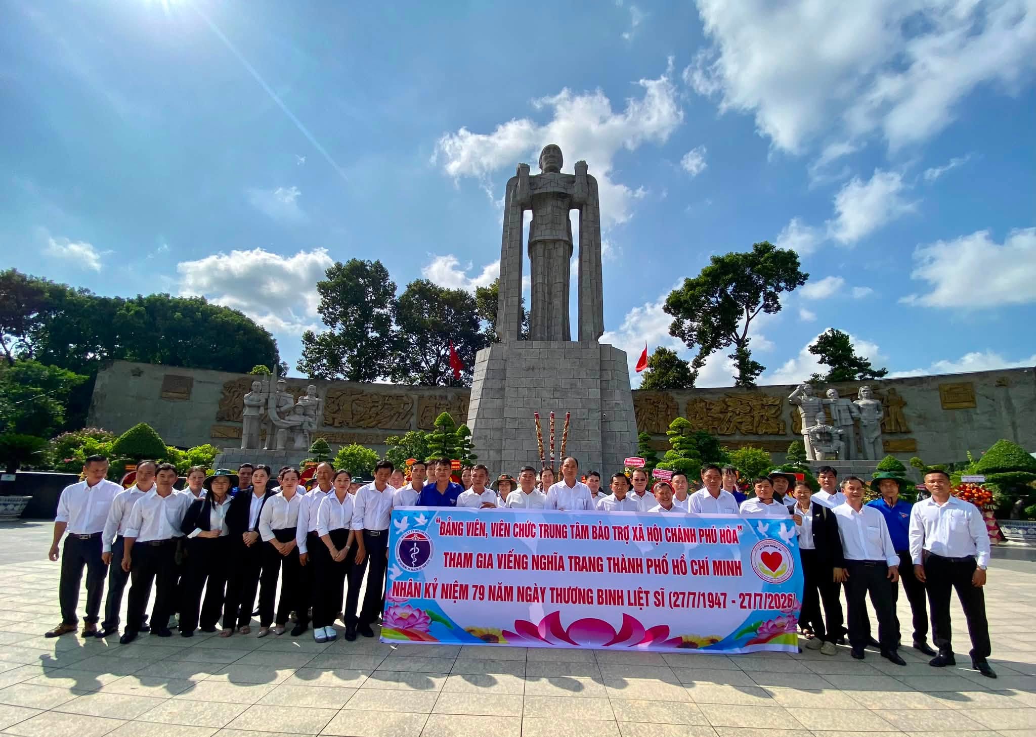 Trung tâm Chánh Phú Hòa tổ chức các hoạt động “Đền ơn đáp nghĩa” nhân Ngày Thương binh – Liệt sĩ