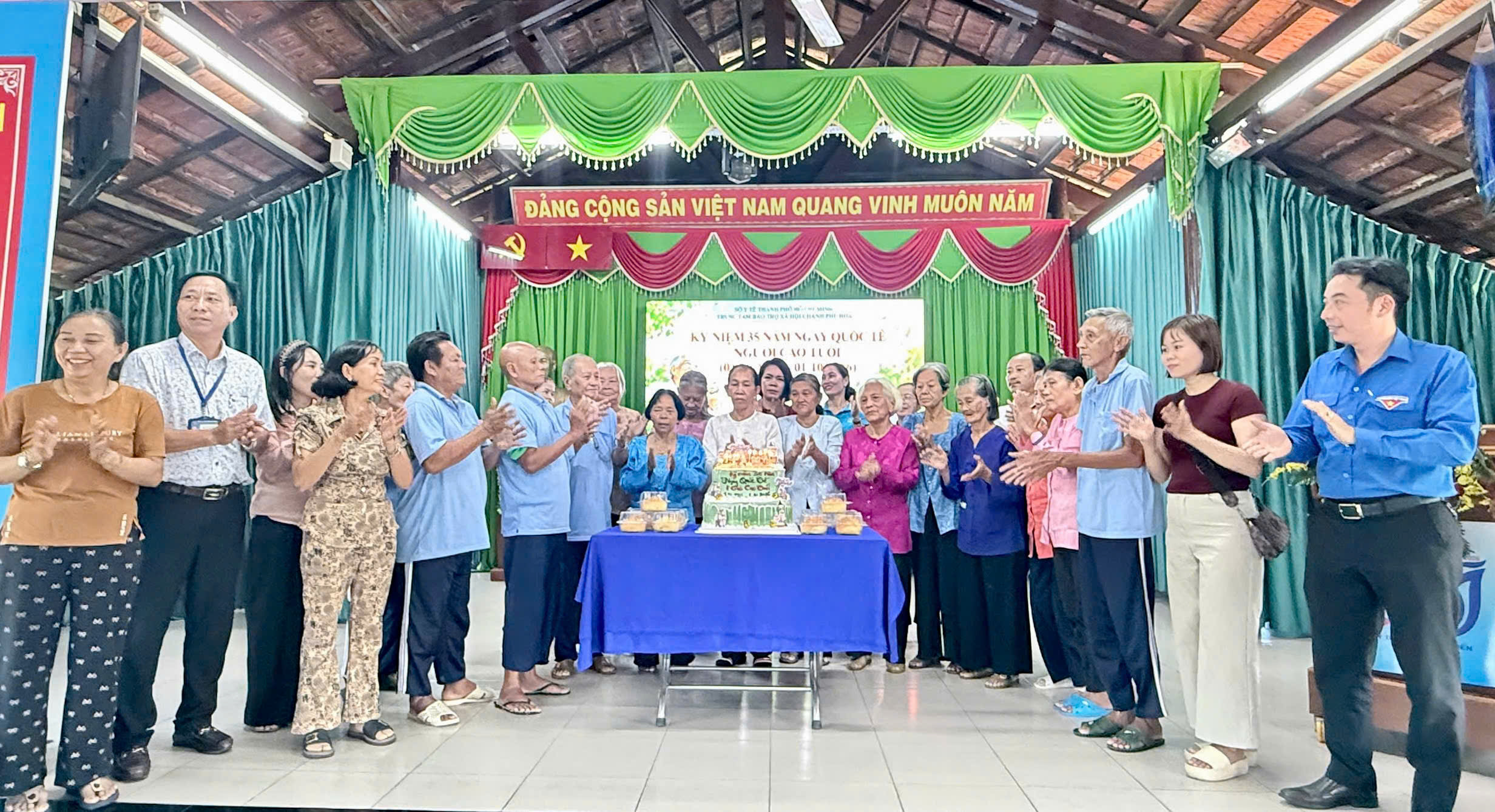 TRUNG TÂM BẢO TRỢ XÃ HỘI CHÁNH PHÚ HÒA TỔ CHỨC CÁC HOẠT ĐỘNG KỶ NIỆM 35 NĂM NGÀY QUỐC TẾ NGƯỜI CAO TUỔI